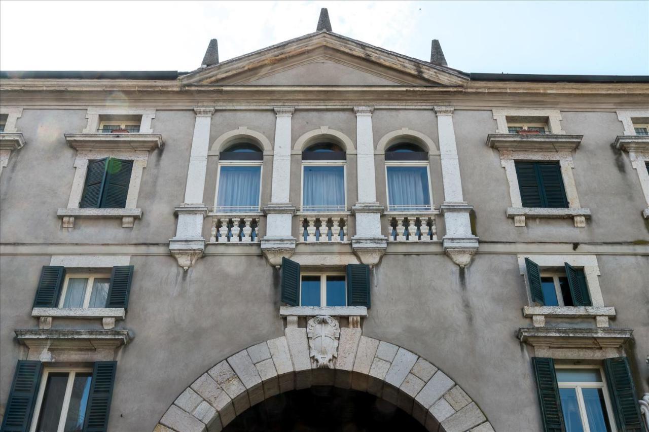 Domus Nova Palace - Italian Homing Βερόνα Εξωτερικό φωτογραφία
