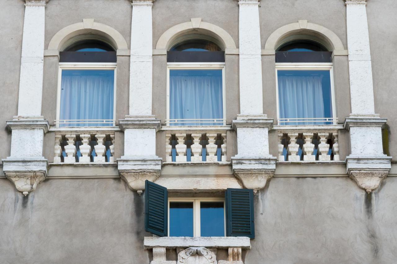 Domus Nova Palace - Italian Homing Βερόνα Εξωτερικό φωτογραφία